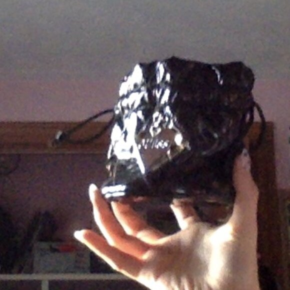 Mini Guess Pouch - Picture 2 of 5